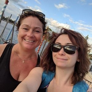 Meet your Posher, Leslie